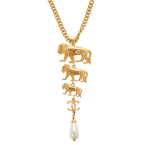 Excellent condition Chanel Coco Mark Lion Metal Faux Pearl Gold Necklace 1577...